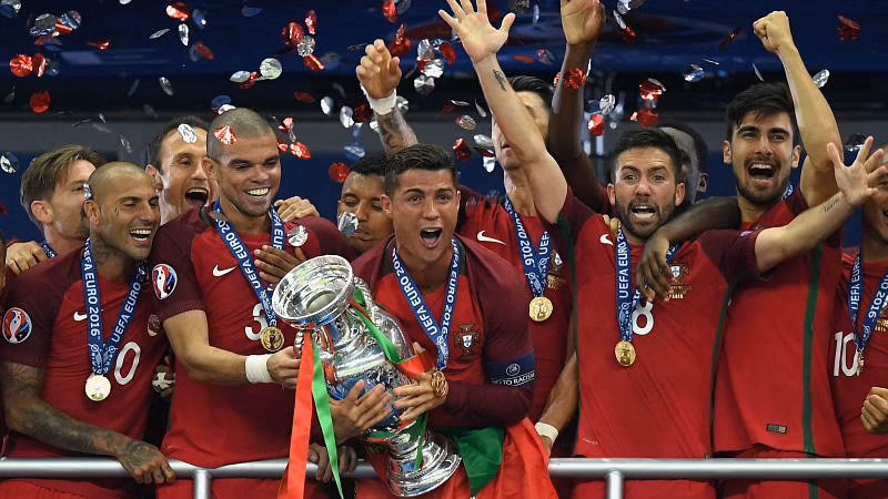 Gana la Eurocopa con Portugal (2016)